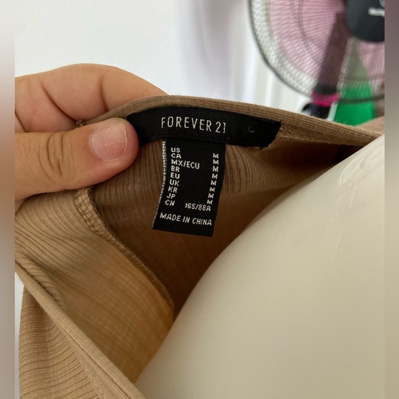 Two tone sweater with button 🫶🏼 - Picture 4 of 4